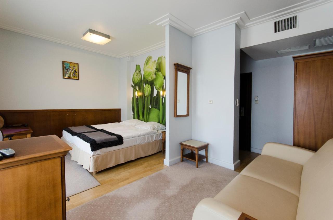 Hotel Apollo Дарлувко Экстерьер фото
